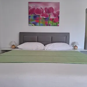 Appartement & Mila, Banjol