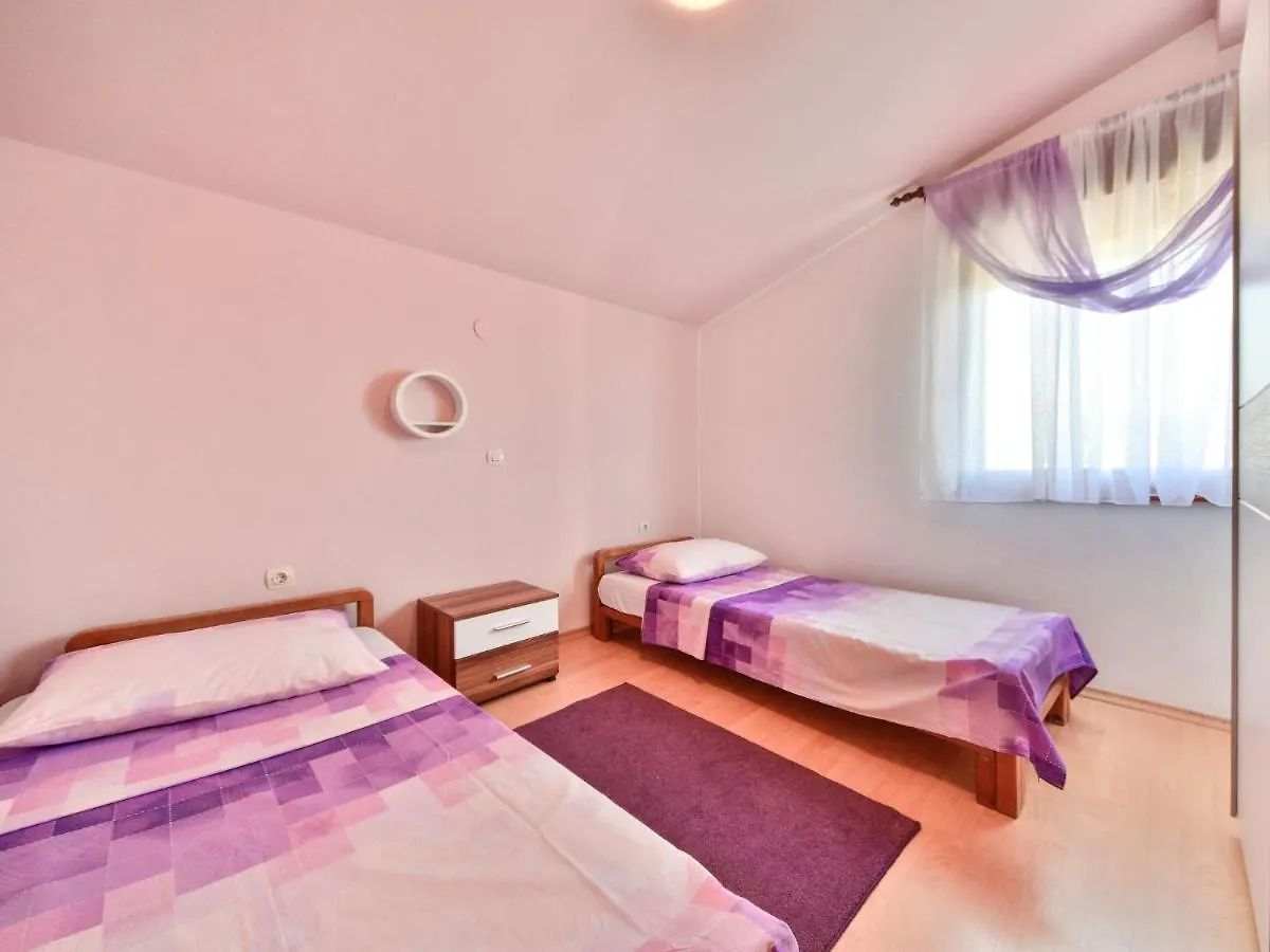 Apartment Fani-4 By Interhome